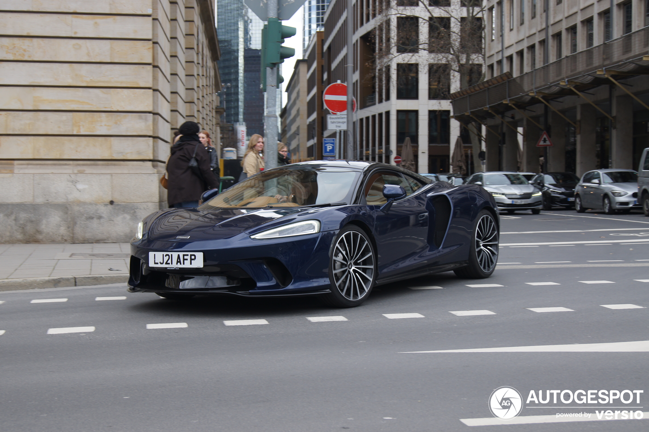 McLaren GT