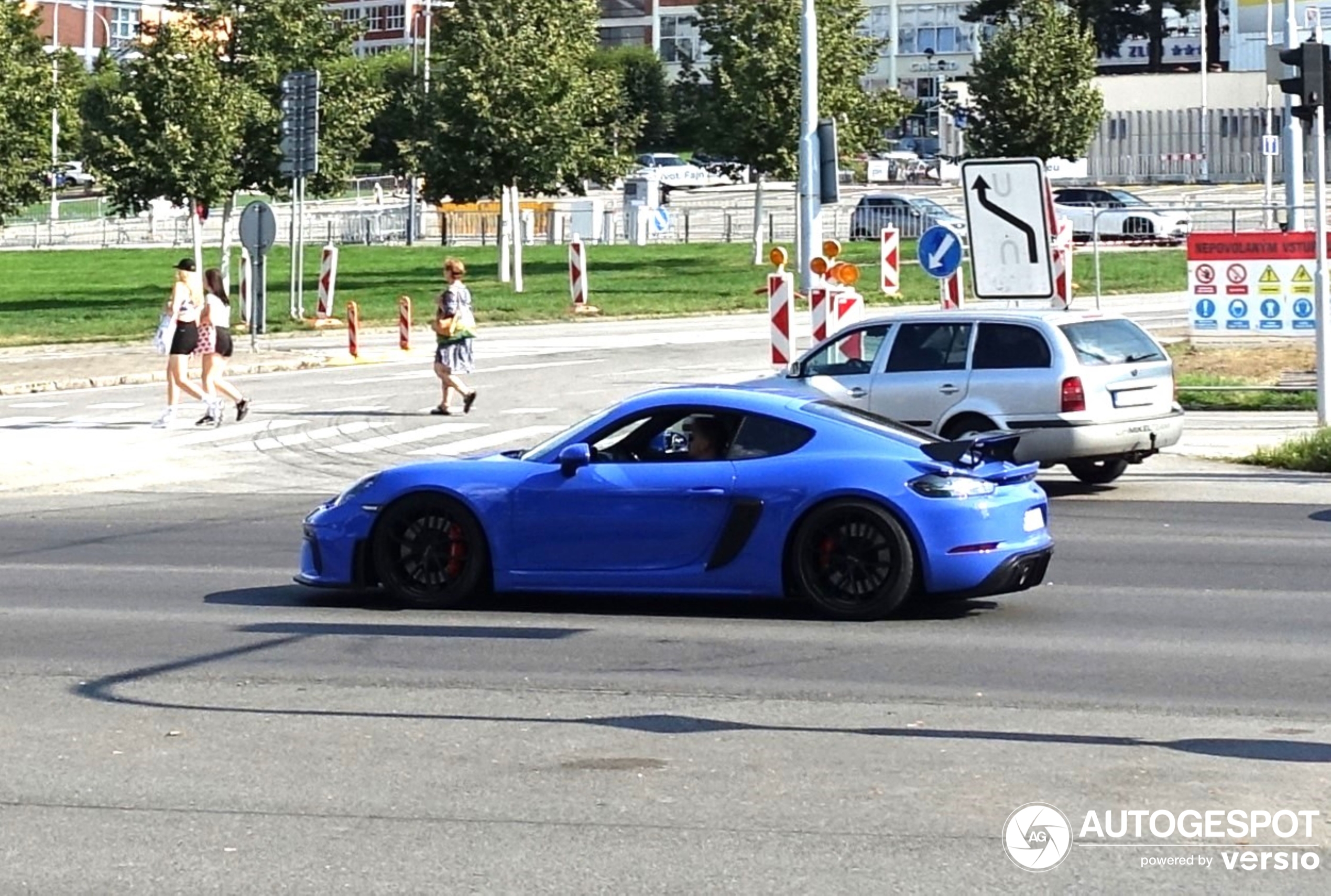 Porsche 718 Cayman GT4