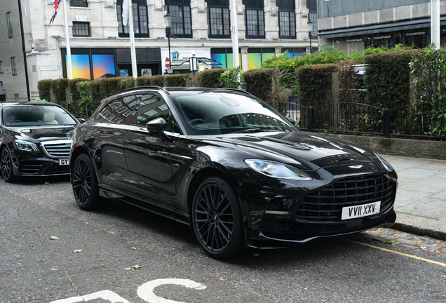 Aston Martin DBX707