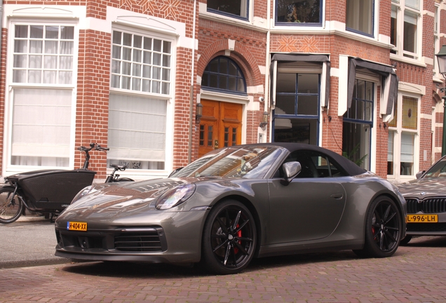 Porsche 992 Carrera 4S Cabriolet