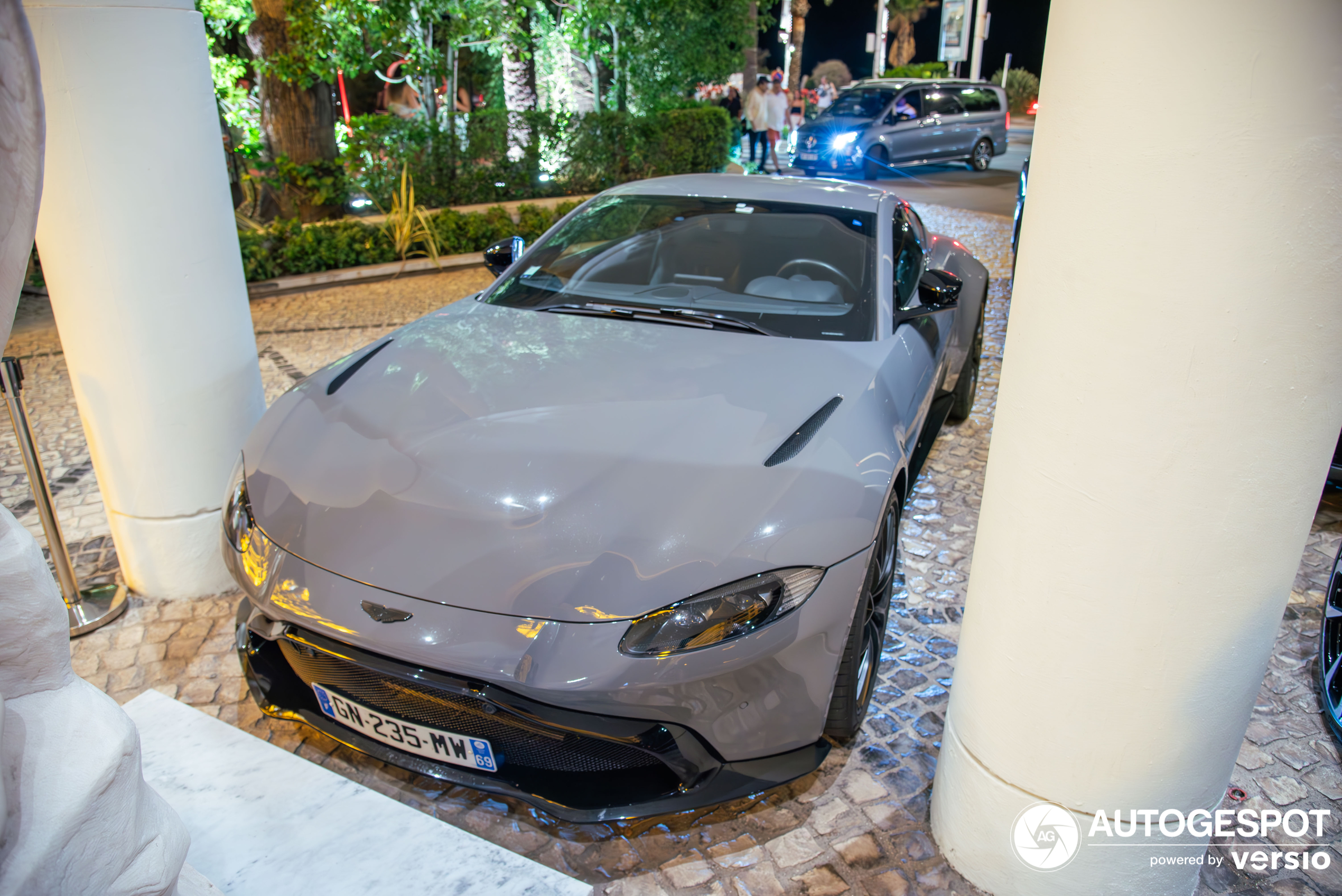 Aston Martin V8 Vantage 2018