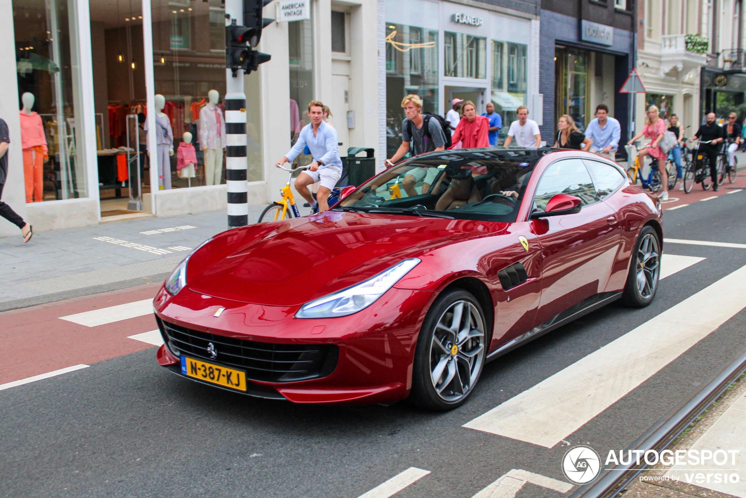 Ferrari GTC4Lusso T