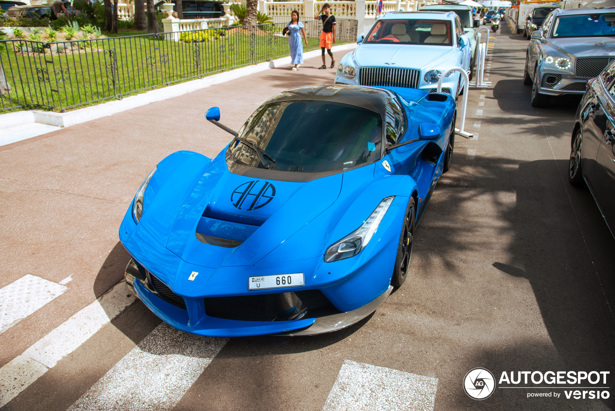 Vanuit Dubai naar Cannes: Ferrari LaFerrari