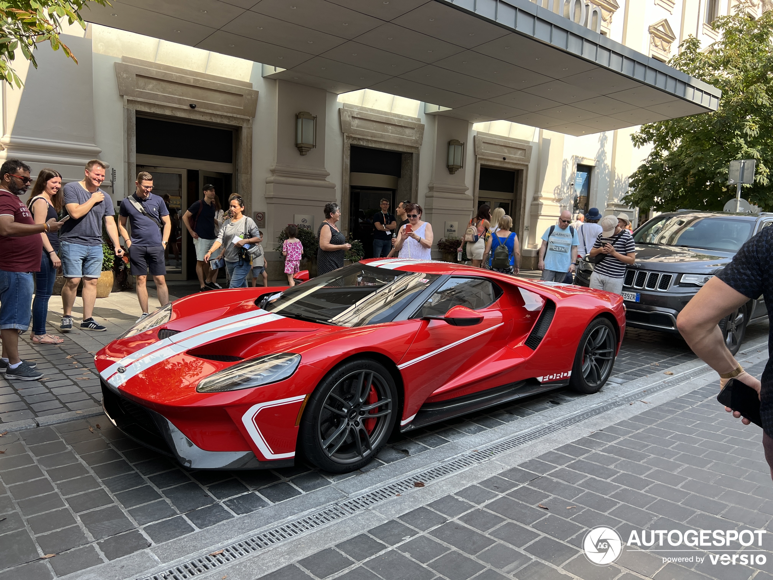 A Ford GT schows up in Budapest