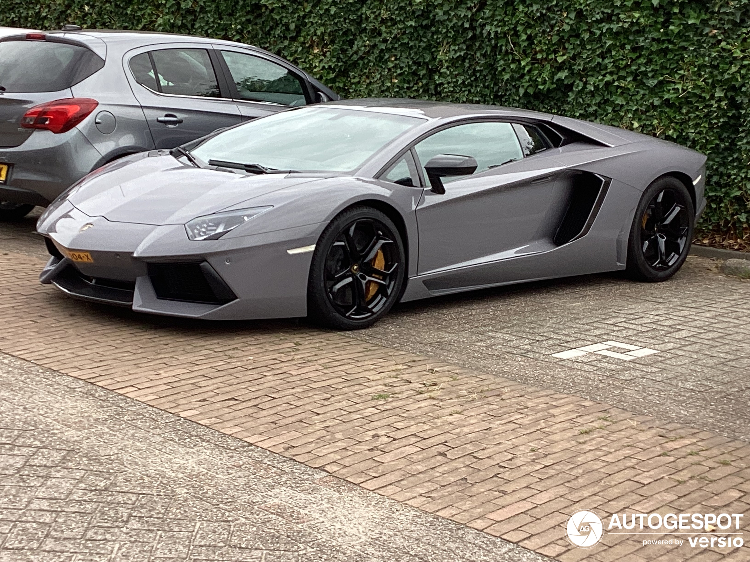 Lamborghini Aventador LP700-4