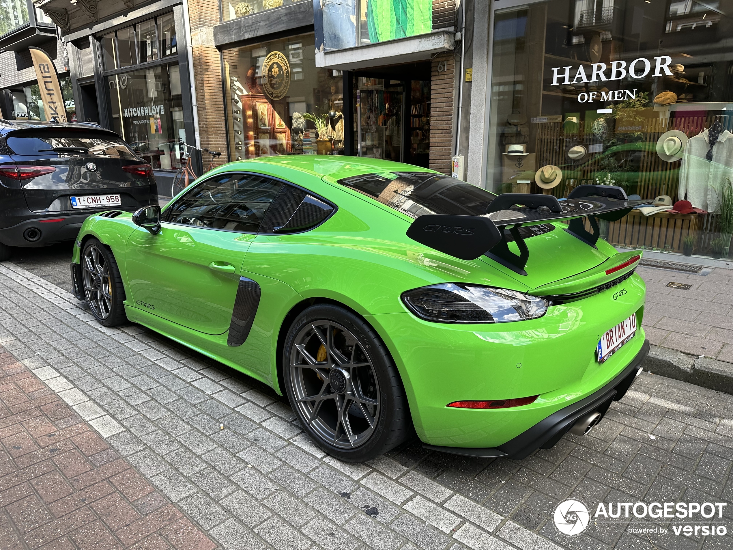 Porsche 718 Cayman GT4 RS Weissach Package