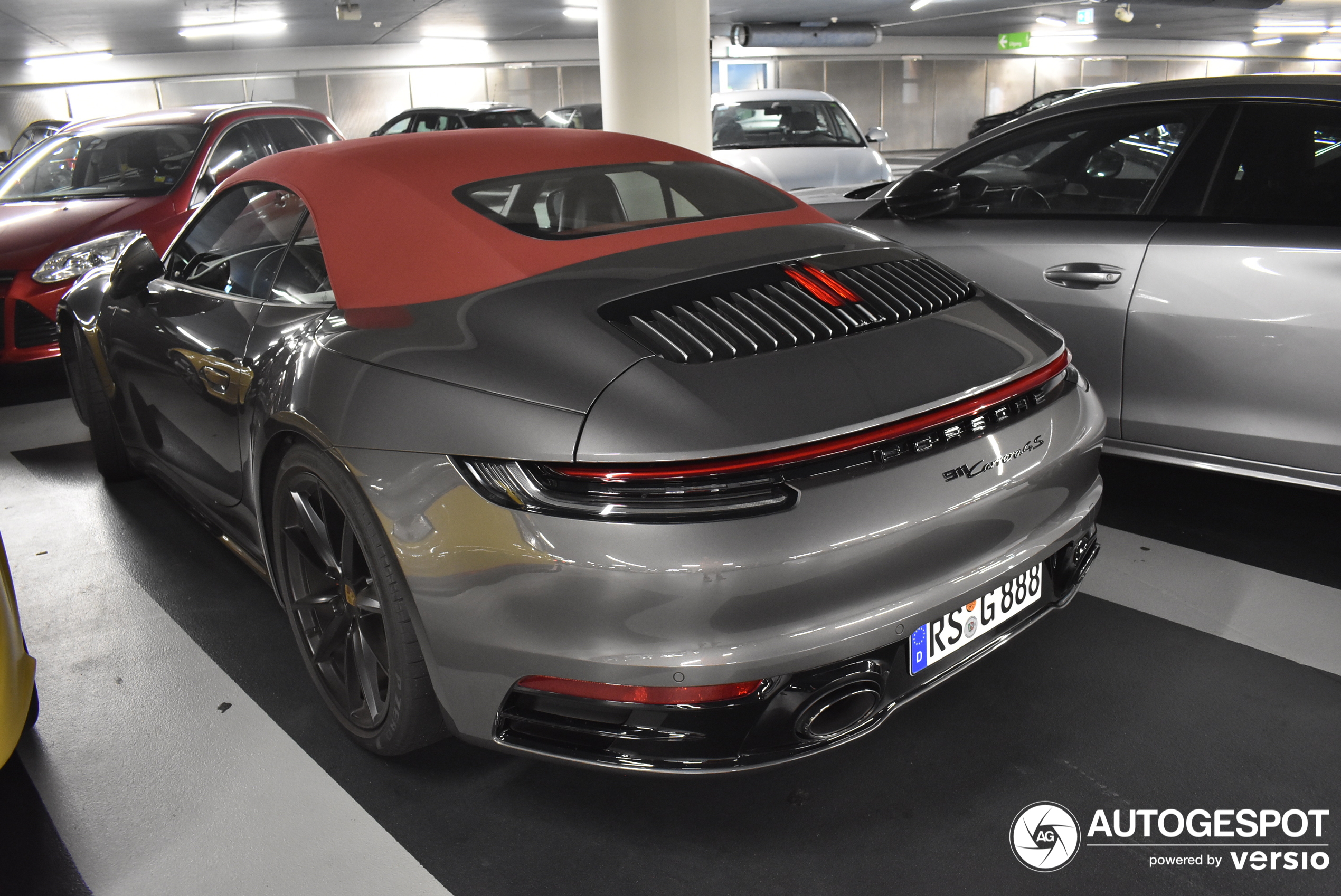 Porsche 992 Carrera 4S Cabriolet