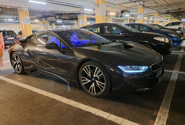 BMW i8