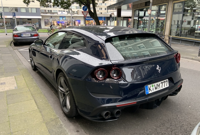 Ferrari GTC4Lusso