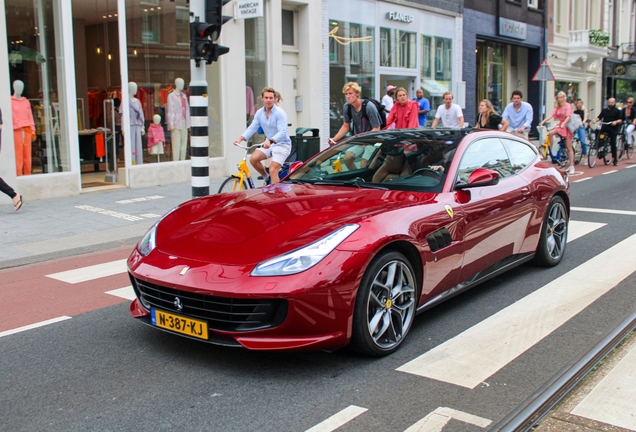 Ferrari GTC4Lusso T