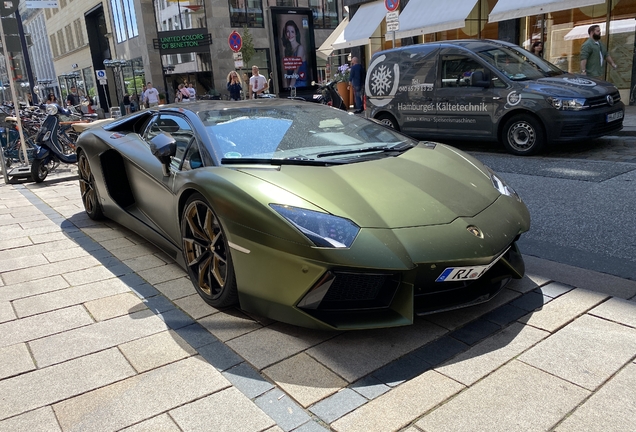 Lamborghini Aventador LP700-4 Roadster