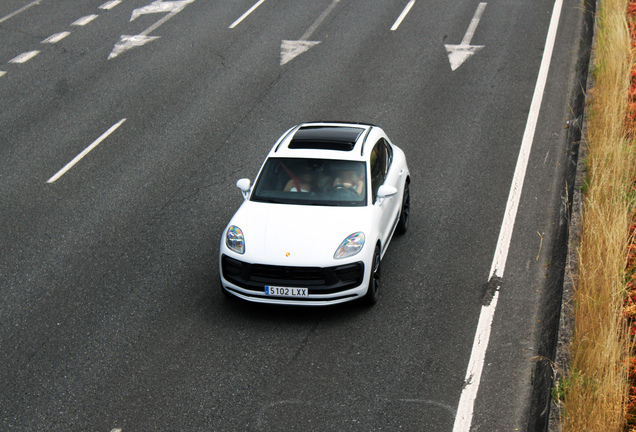 Porsche 95B Macan GTS MkIII