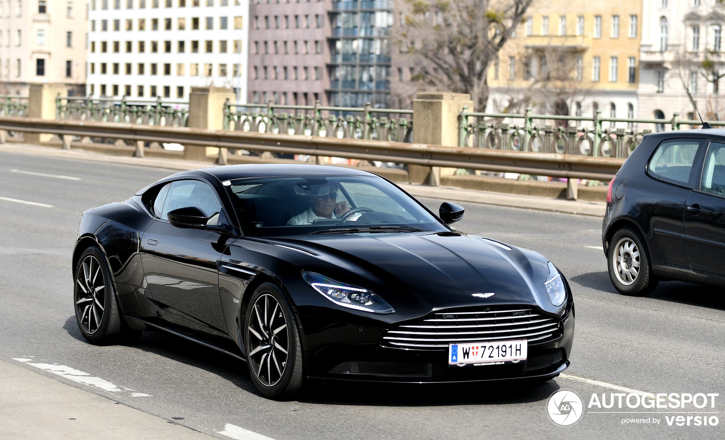 Aston Martin DB11