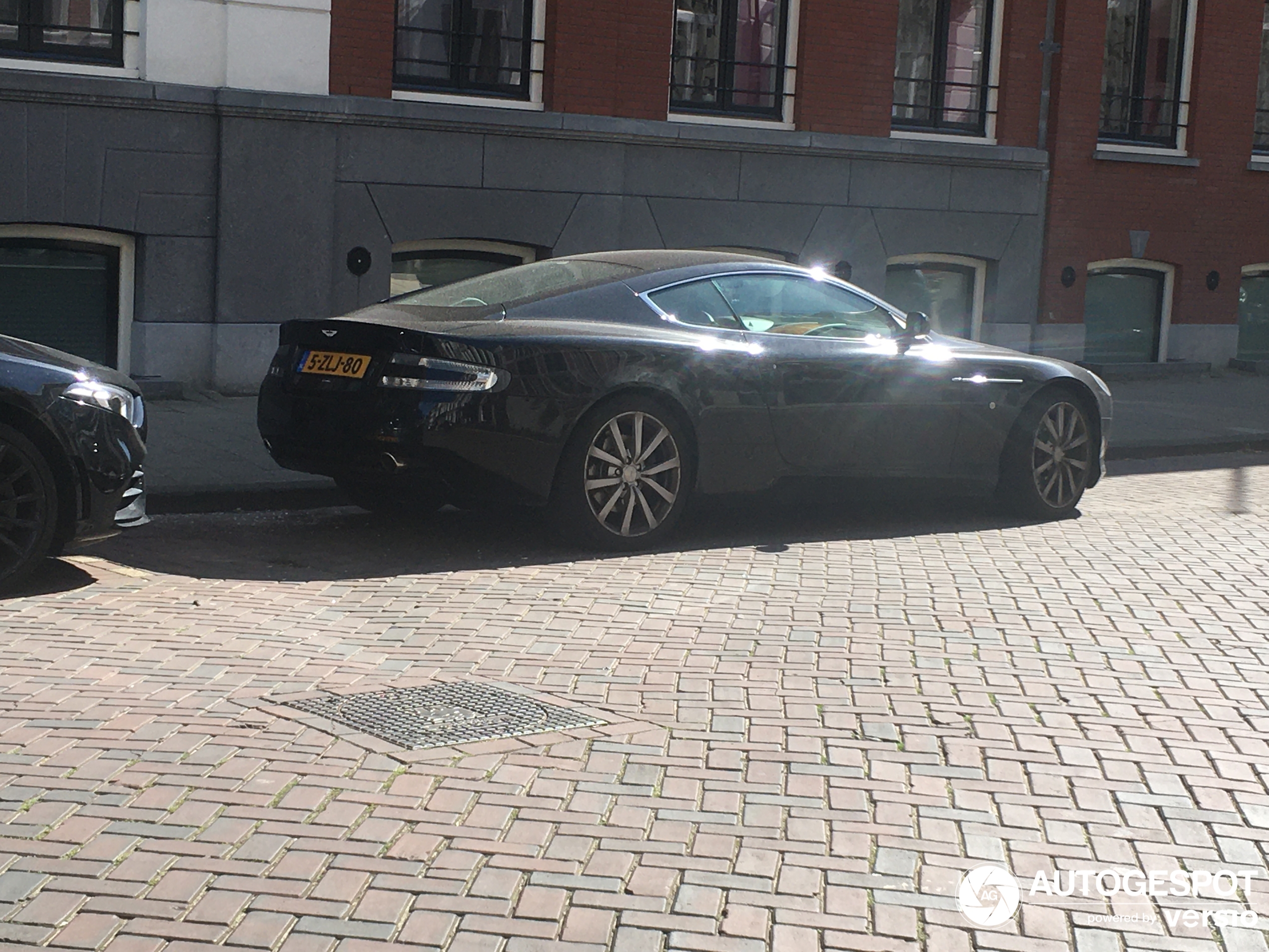 Aston Martin DB9