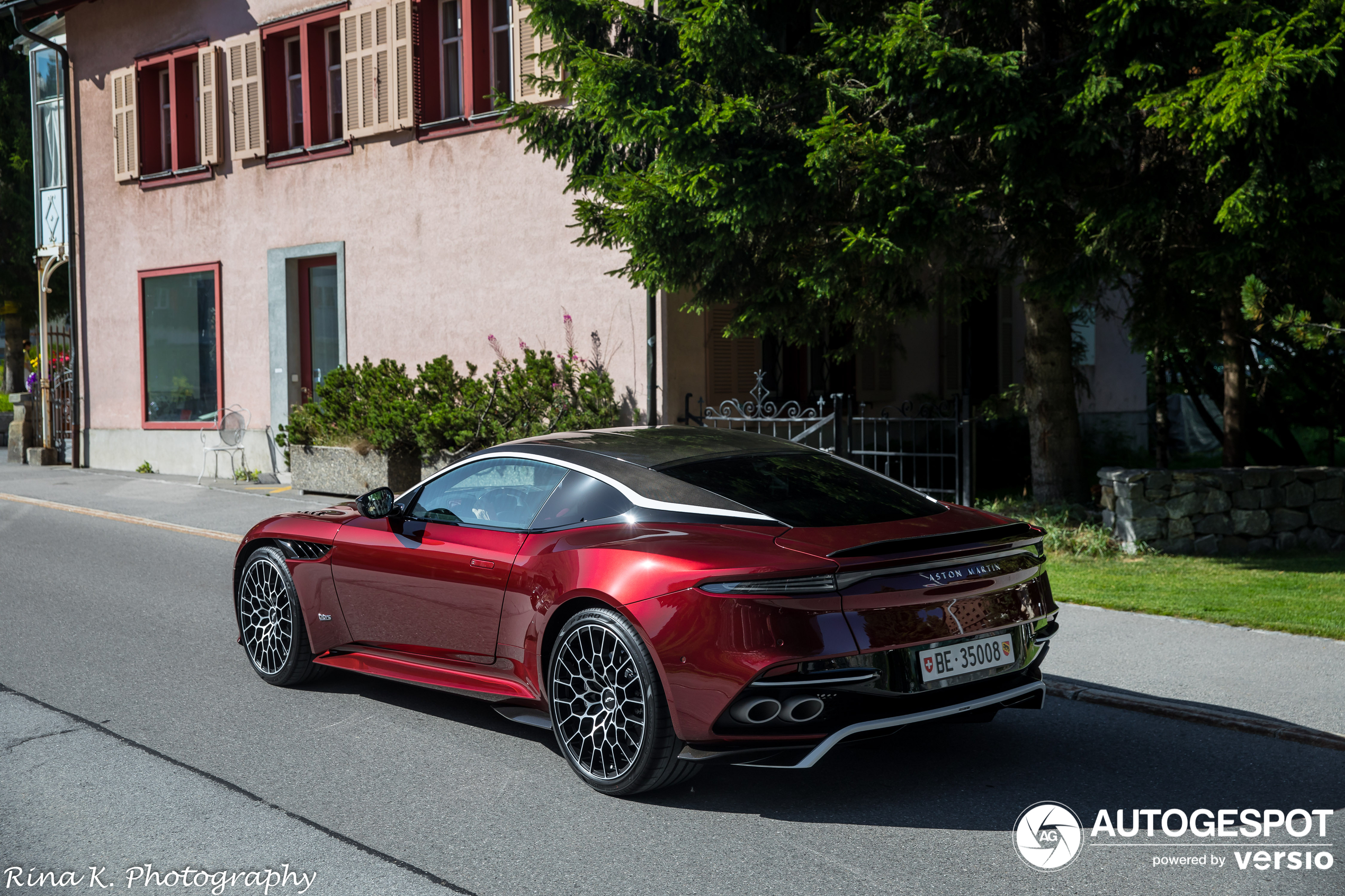 Zo willen wij de Aston Martin DBS 770 Ultimate  ook wel voor de deur