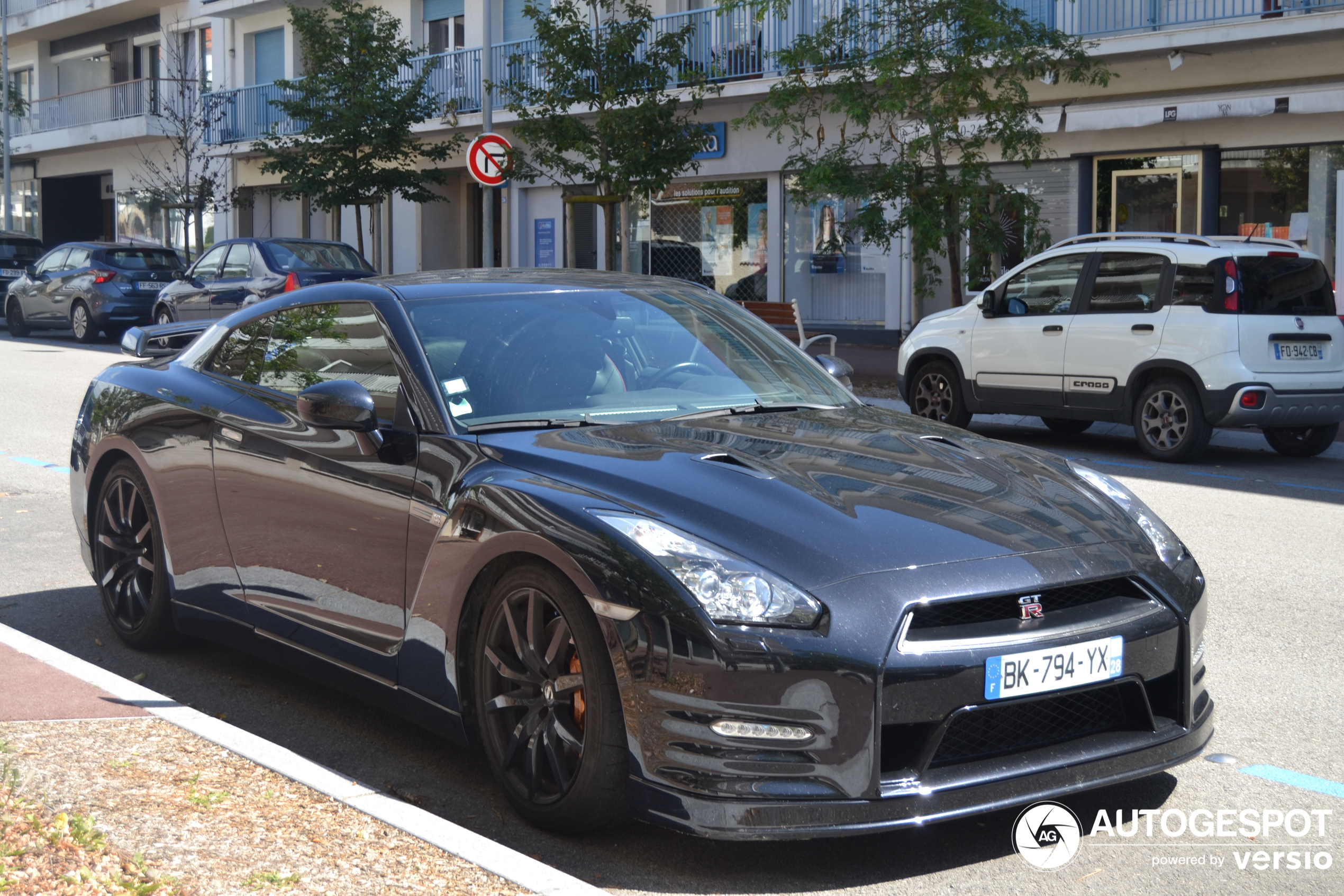 Nissan GT-R 2011