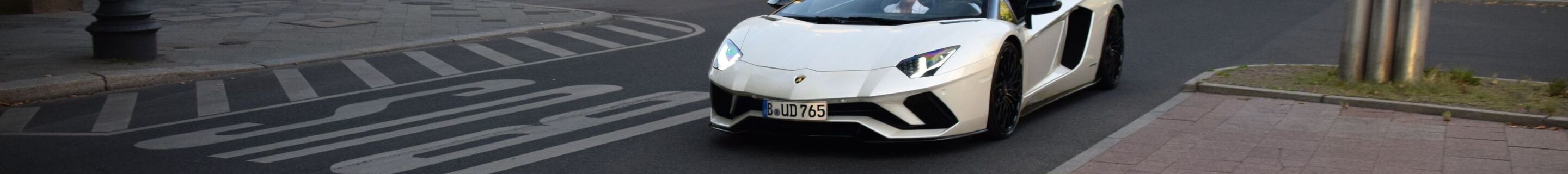 Lamborghini Aventador S LP740-4 Roadster