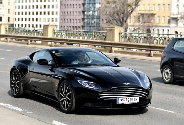 Aston Martin DB11