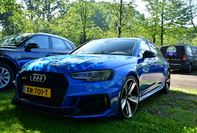 Audi RS4 Avant B9