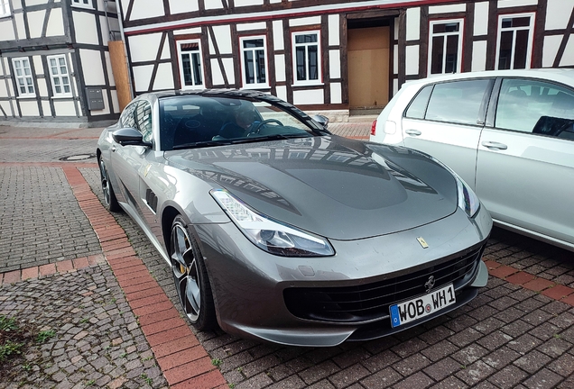 Ferrari GTC4Lusso