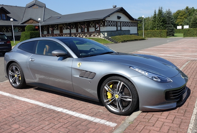 Ferrari GTC4Lusso