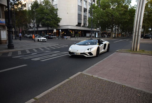 Lamborghini Aventador S LP740-4 Roadster