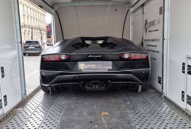 Lamborghini Aventador S LP740-4 Roadster