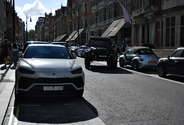 Lamborghini Urus Nero Design