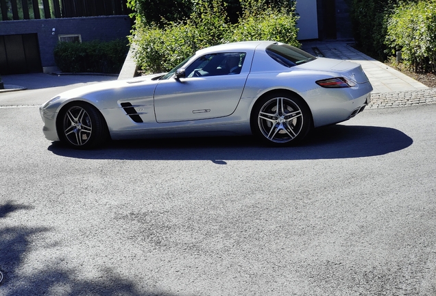 Mercedes-Benz SLS AMG