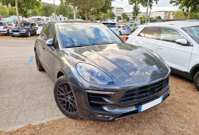 Porsche 95B Macan GTS