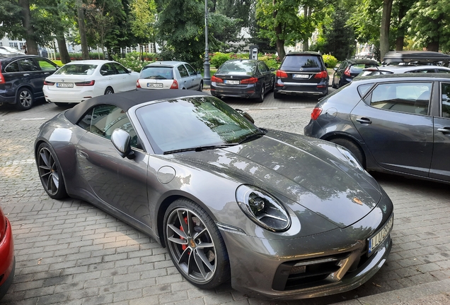 Porsche 992 Carrera 4S Cabriolet