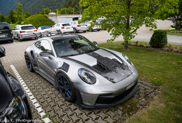 Porsche 992 GT3 RS Weissach Package