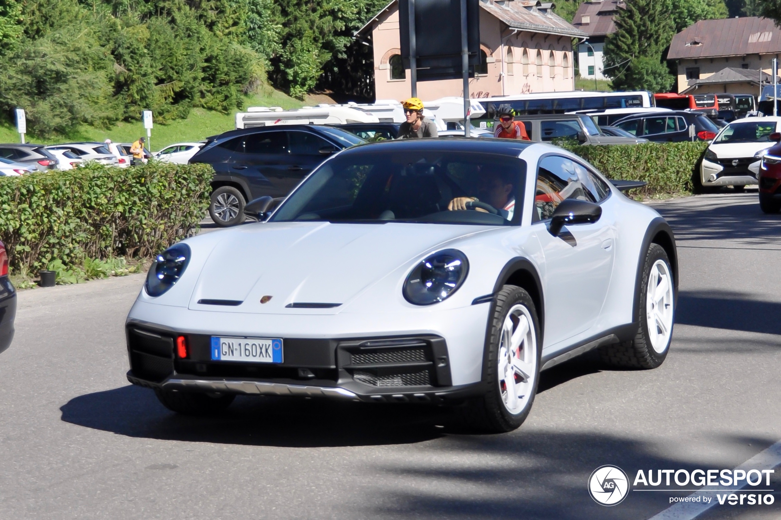 Porsche 992 Dakar