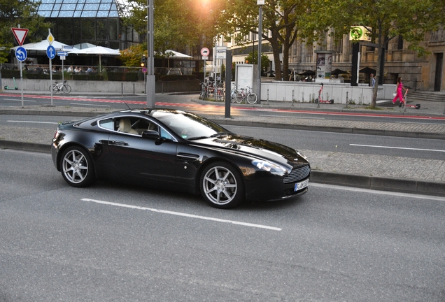 Aston Martin V8 Vantage