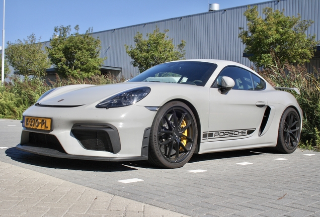 Porsche 718 Cayman GT4