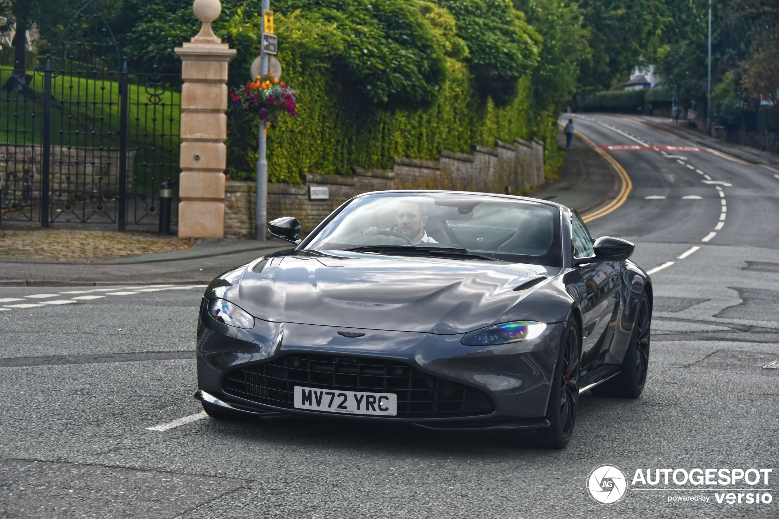 Aston Martin V8 Vantage Roadster 2020