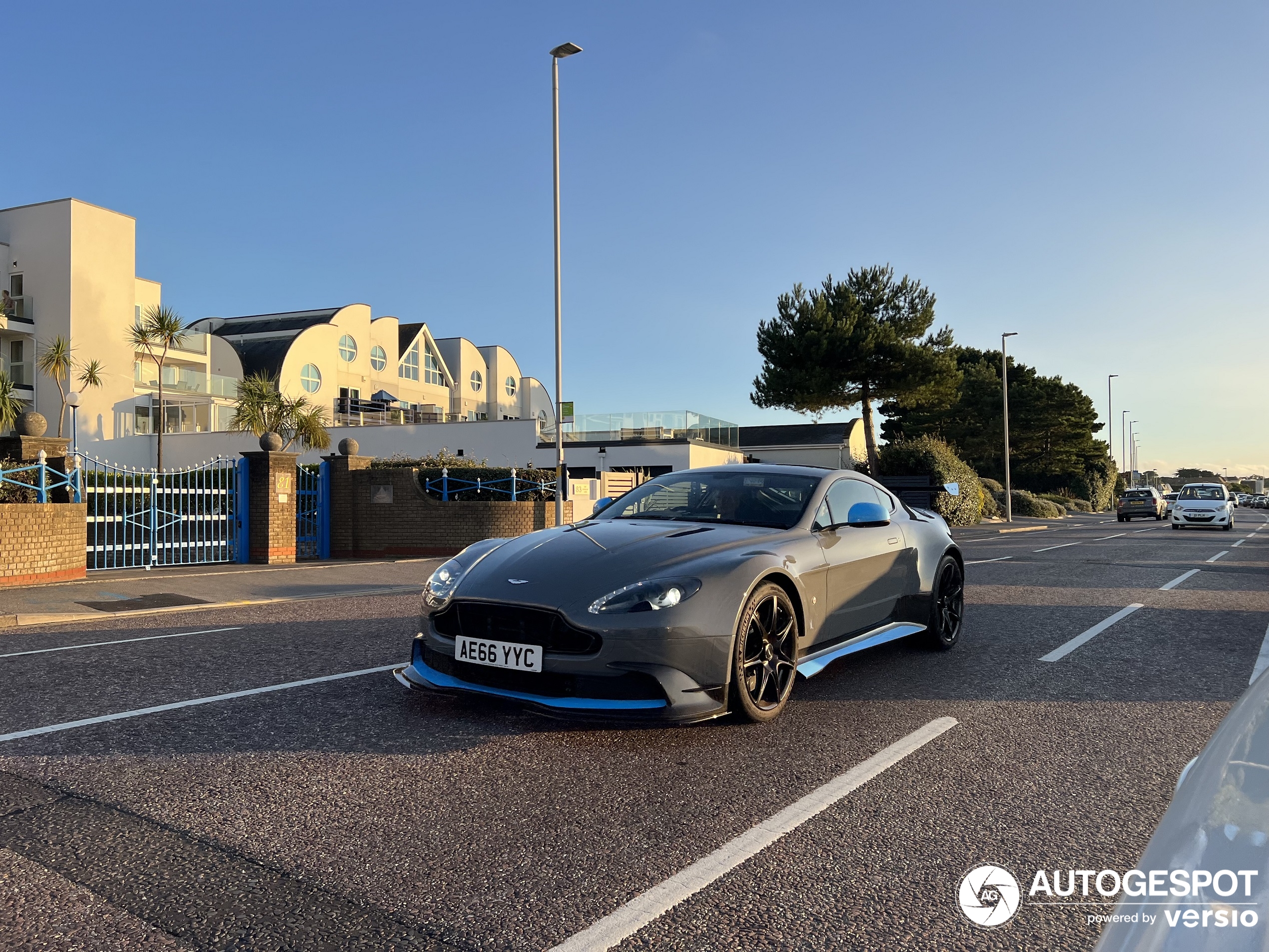 Aston Martin Vantage GT8