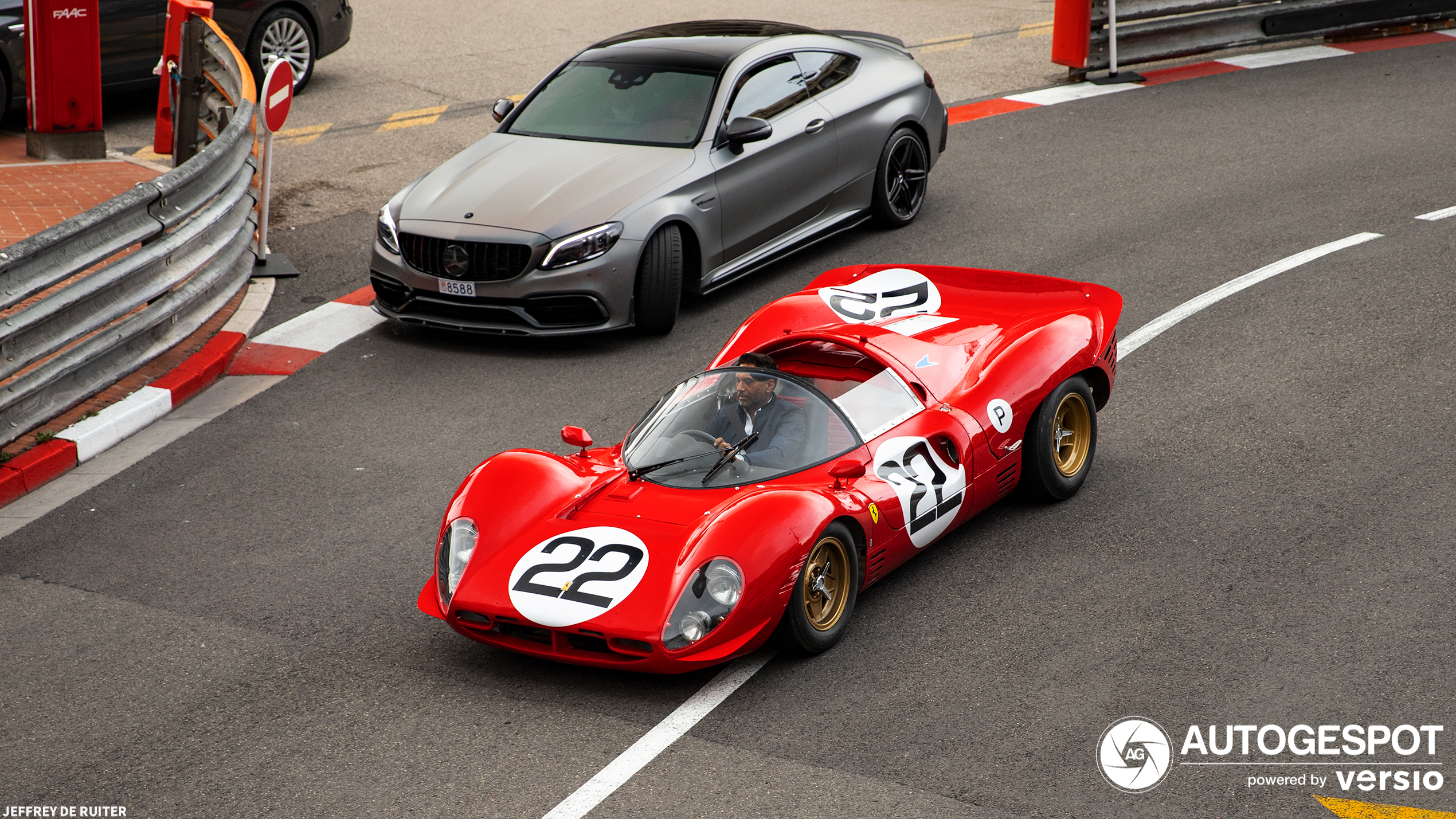 Klasični Ferrari pokazuje Monaku da postoji nešto više od modernih sportskih automobila