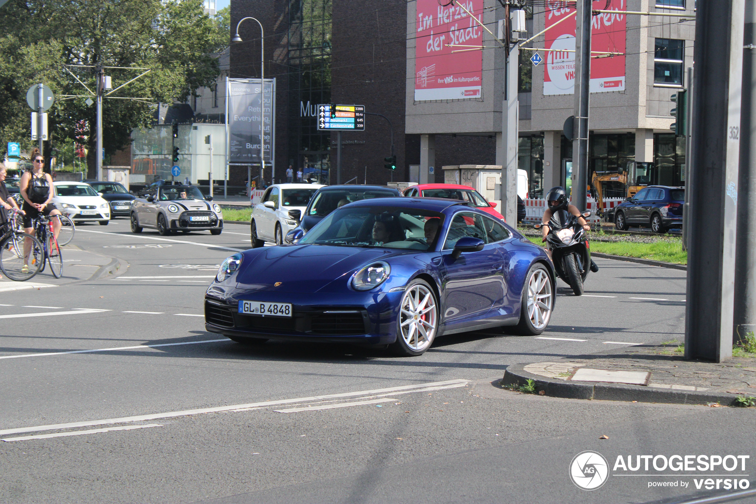 Porsche 992 Carrera 4S