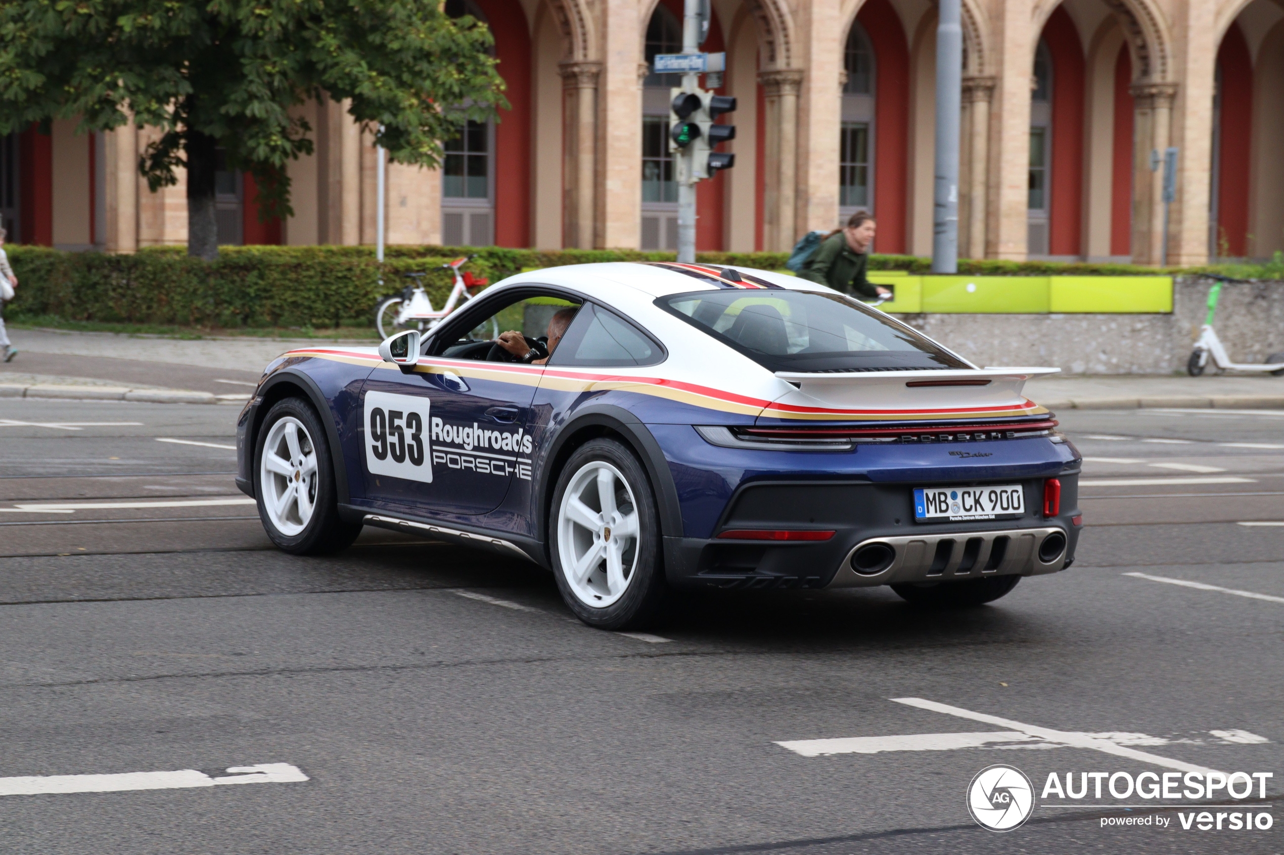 Porsche 992 Dakar