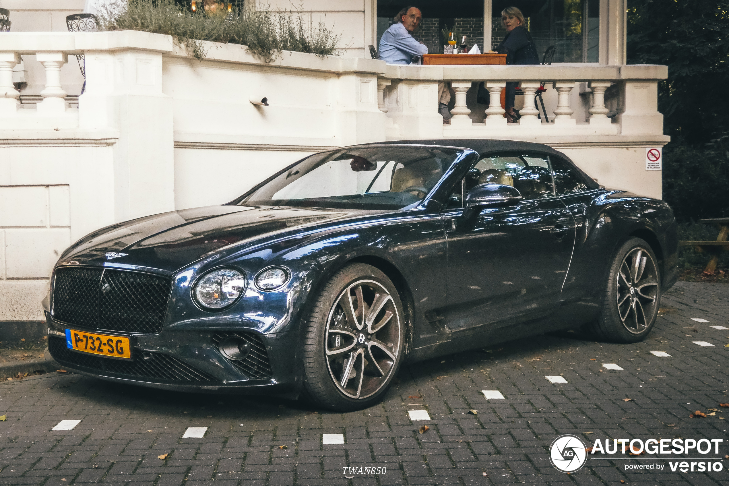 Bentley Continental GTC V8 2020