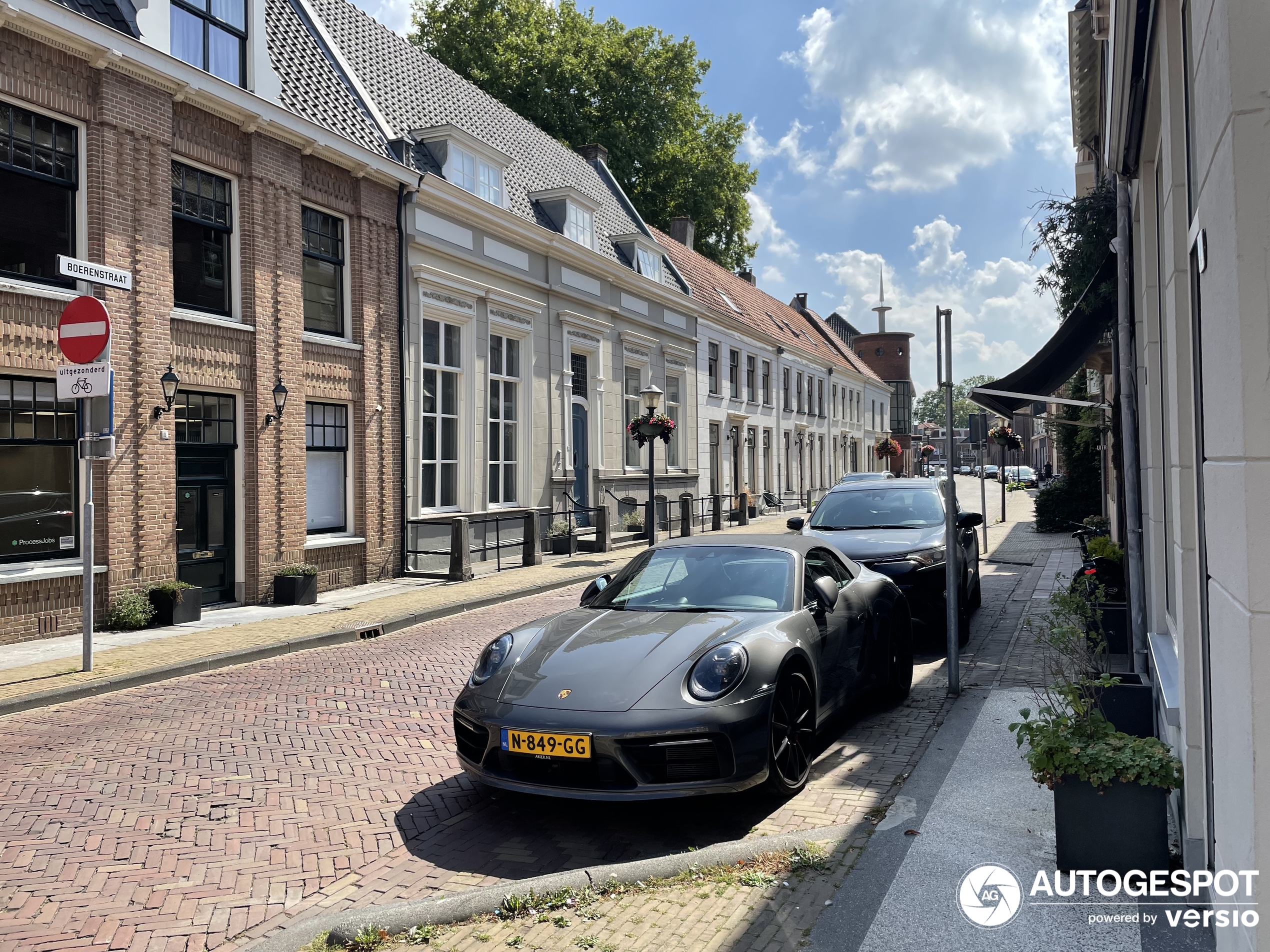 Porsche 992 Carrera 4S Cabriolet