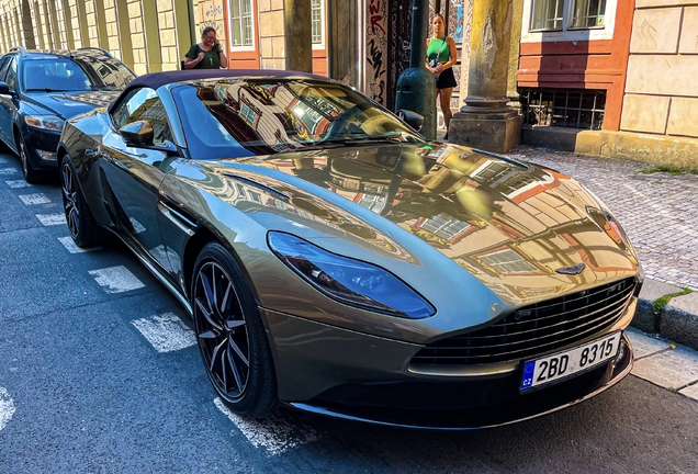 Aston Martin DB11 V8 Volante