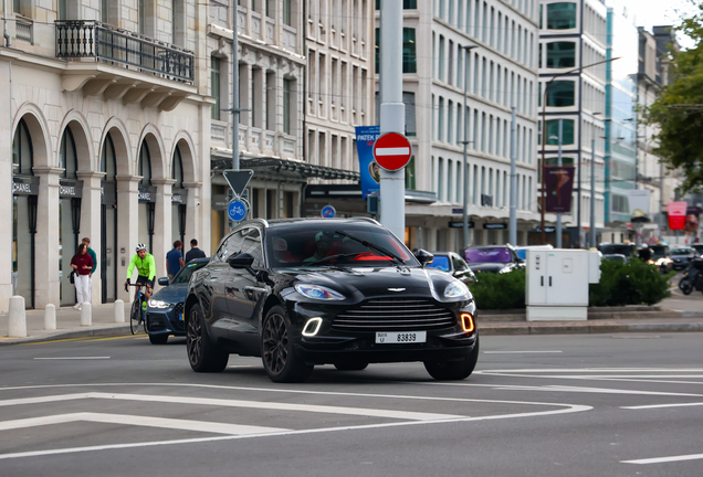 Aston Martin DBX