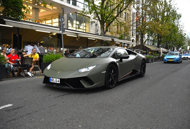 Lamborghini Huracán LP640-4 Performante