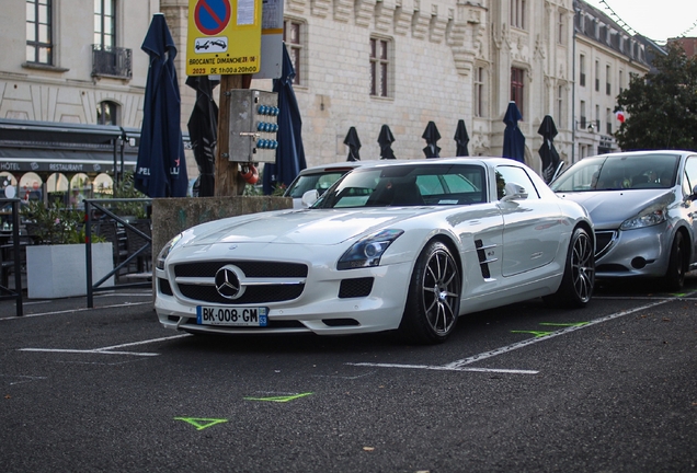 Mercedes-Benz SLS AMG