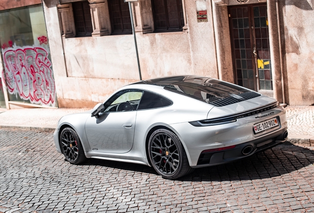 Porsche 992 Carrera 4 GTS