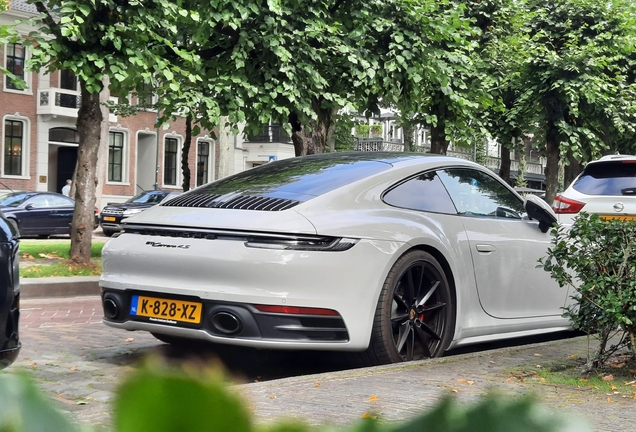 Porsche 992 Carrera 4S