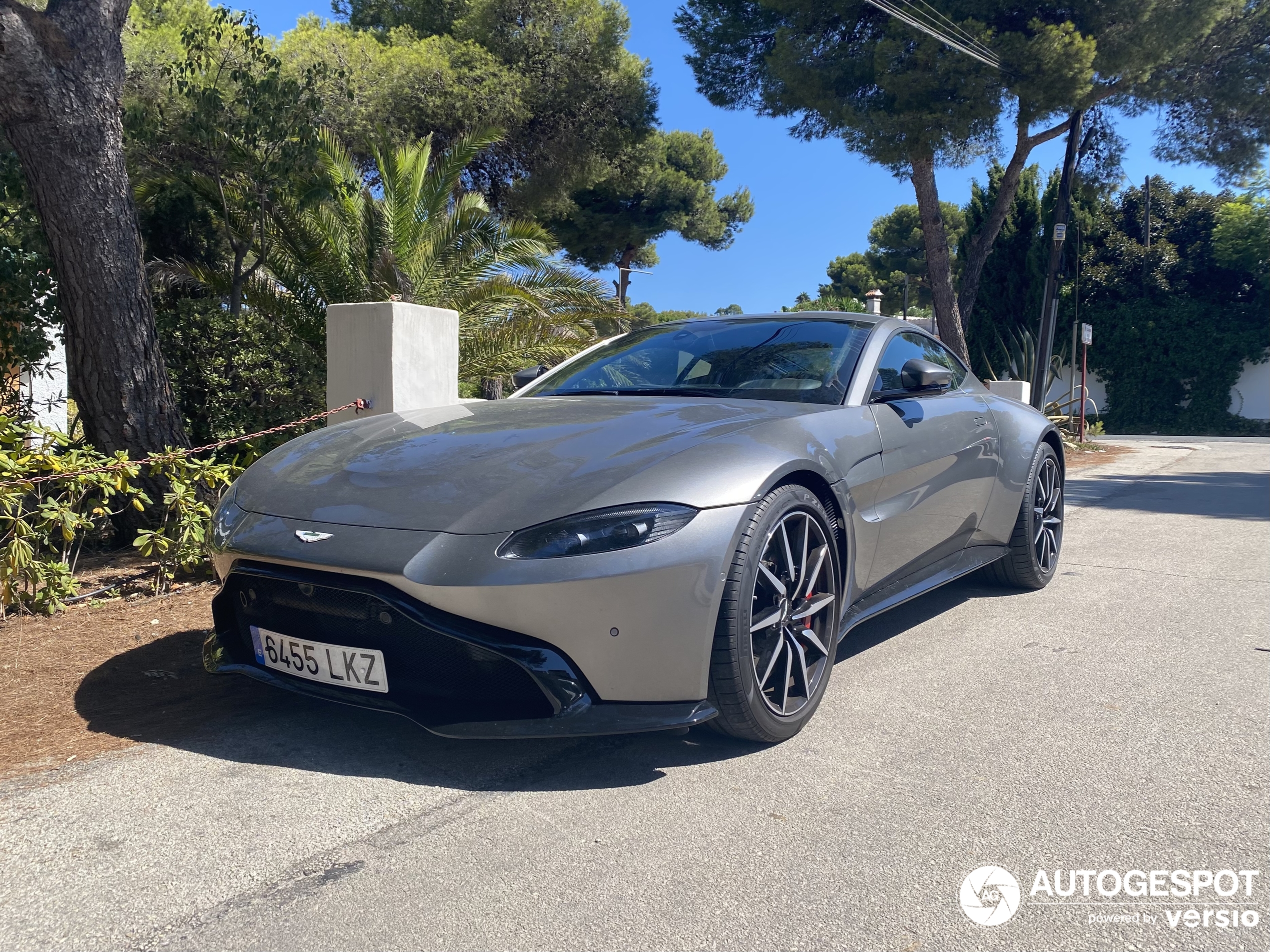 Aston Martin V8 Vantage 2018