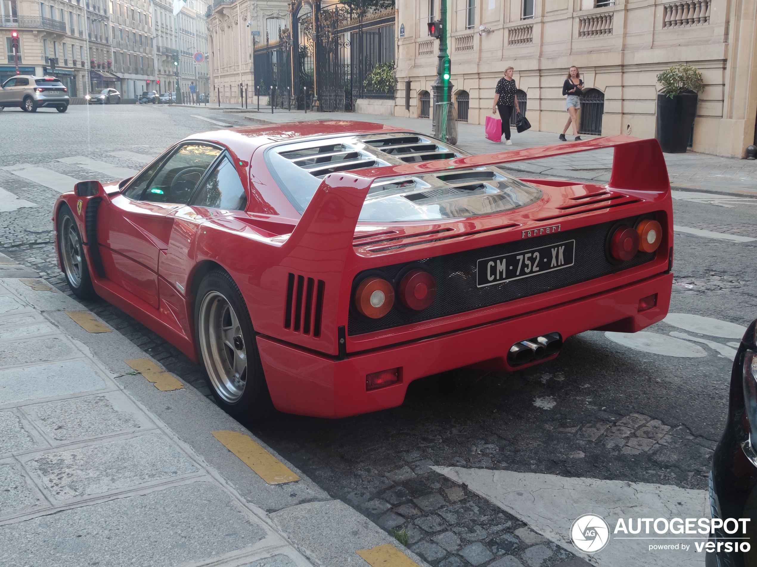 A Ferrari F40 shows up in Paris